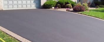 Best Custom Driveway Design  in Struthers, OH